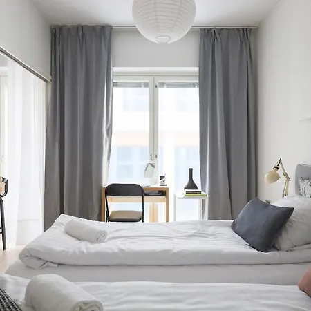 Spacious One-bedroom Next To Tripla Appartamento Helsinki